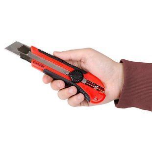 Ніж з металевою напрямною&nbsp;під лезо 25 мм, прогумована&nbsp;рукоятка INTERTOOL HT-0526