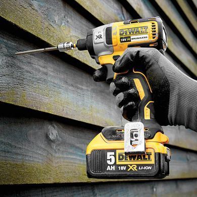 Шуруповерт аккумуляторный ударный бесщеточный DeWALT DCF887NT