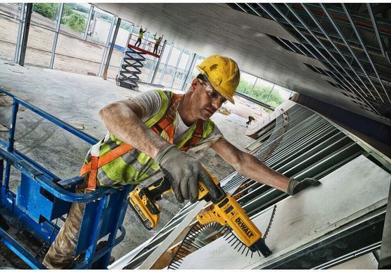 Шуруповерт аккумуляторный бесщеточный DeWALT DCF620NT