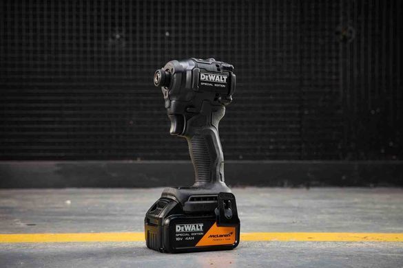 Шуруповёрт ударный McLaren F1 TEAM SPECIAL EDITION DeWALT DCF86MM2T