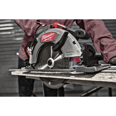 Циркулярная пила MILWAUKEE M18 FCSG66-121C FUEL 190 мм по дереву и пластику 4933471195
