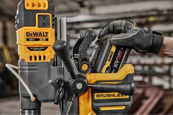 Станок сверлильный аккумуляторный бесщёточный магнитный DeWALT DCD1623N