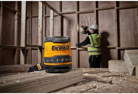Колонка портативная аккумуляторная DeWALT DCR009
