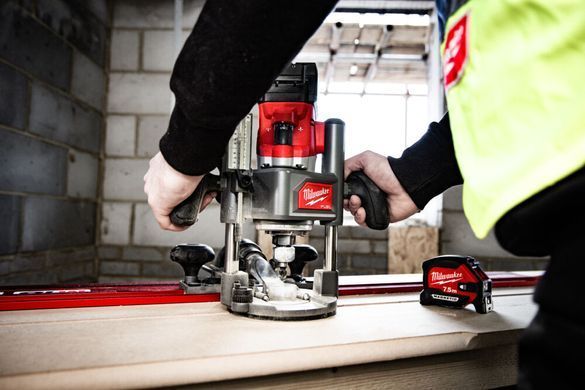 Фрезер акумулятрний кромкувальний MILWAUKEE M18 FR12KIT-0P (HD кейс)