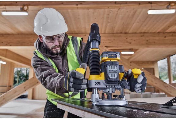 Фрезер аккумуляторный бесщёточный DeWALT DCW620NT