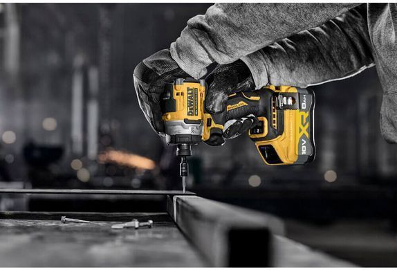 Шуруповёрт ударный аккумуляторный бесщёточный DeWALT DCF860NT