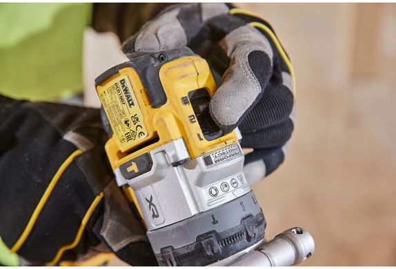 Дриль-шурупокрут акумуляторний безщітковий ударний DeWALT DCD1007WW1T