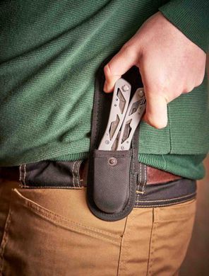 Універсальний інструмент MULTI-TOOL з дванадцятьма функціями в жорсткому чохлі для поясного носіння STANLEY 0-84-519